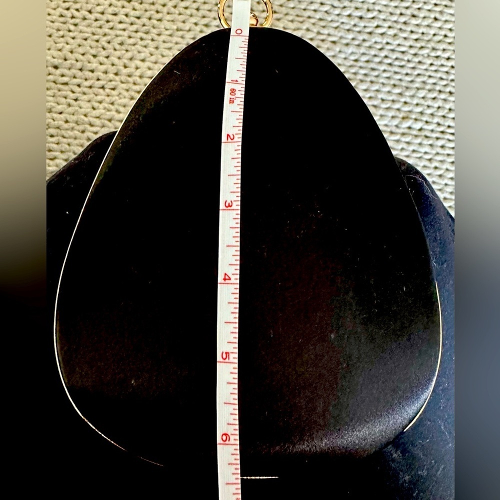 structured clutch black satin pearl gold chain and ring handle - Picture 15 of 17